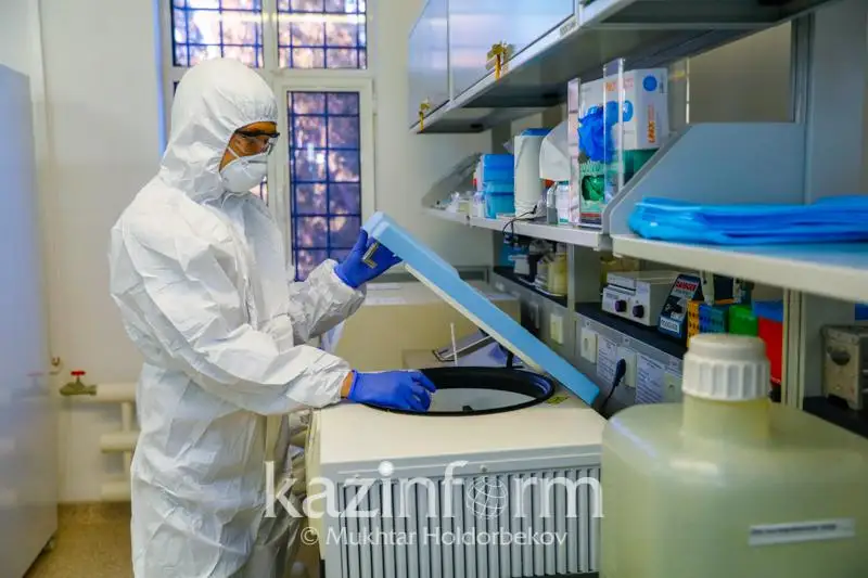 Ученым-разработчикам казахстанской вакцины повысят зарплату и построят жилье