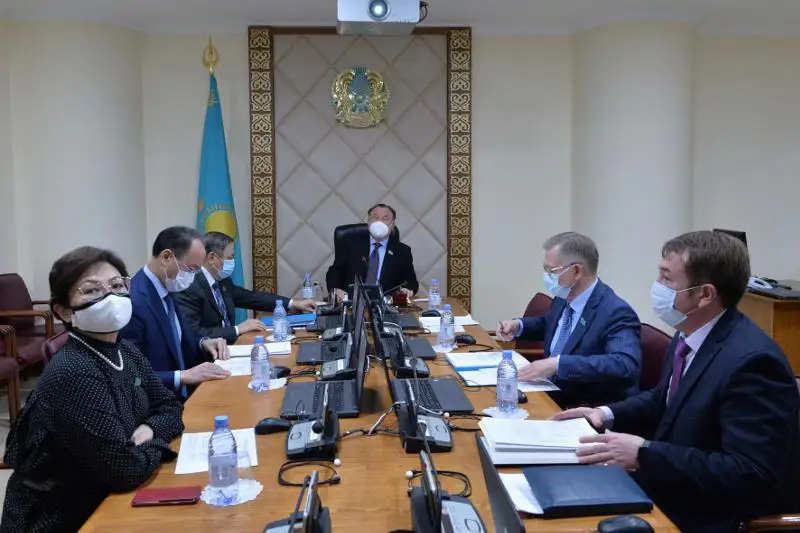 Сенаторы обсуждают меры по борьбе с незаконным отловом рыбы на Каспийском море