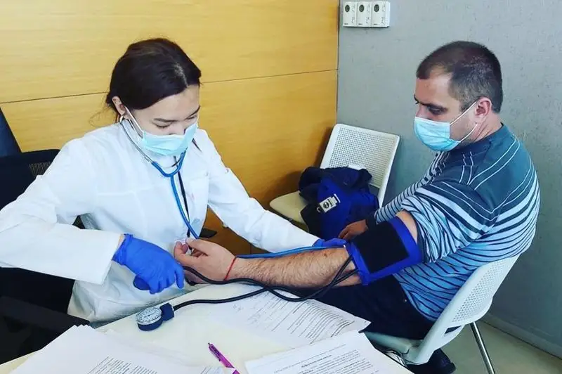 Сотрудники департамента по ЧС получили вакцину от КВИ в Нур-Султане