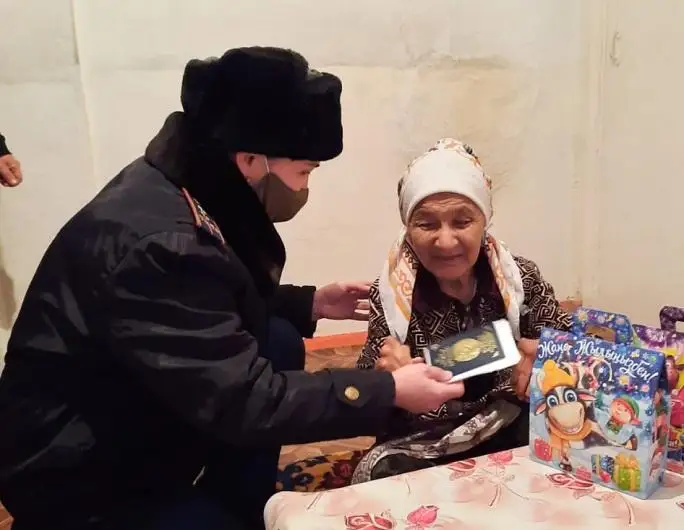 Паспорта получили проживающие без документов жители Туркестанской области