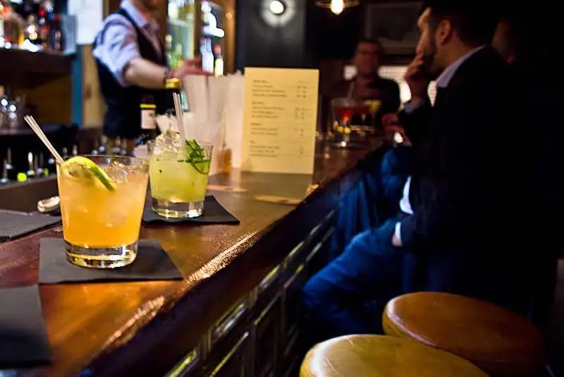 За месяц в Алматы оштрафовали около 700 заведений - нарушителей карантина