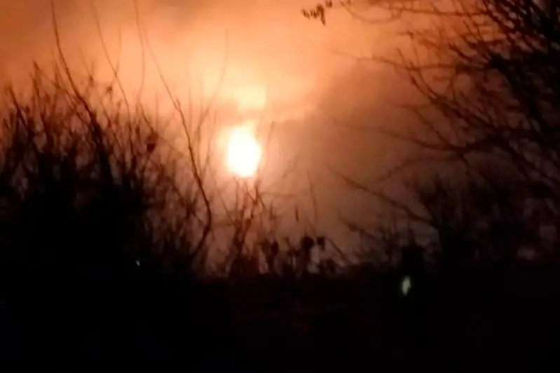 Зарево над Атырау: нефтеперерабатывающий завод пояснил появление огромного факела