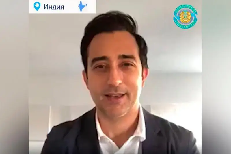 Дизайнер Джимми Чу и болливудский актер Рахул Кханна поздравили казахстанцев с Наурызом