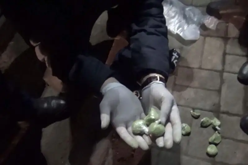 Сбытчика синтетических наркотиков задержали полицейские Нур-Султана