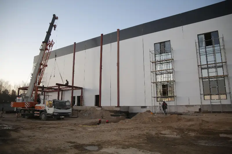 Стройплощадку фармацевтического завода в Кордайском районе посетил Бердибек Сапарбаев