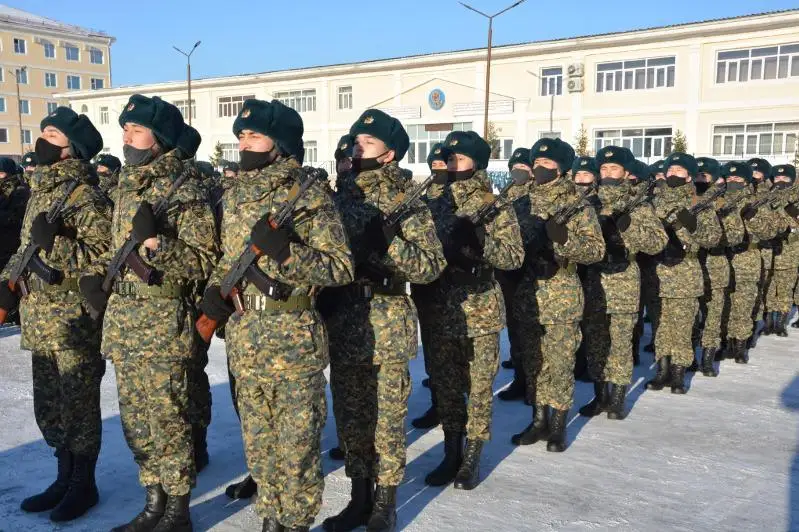 Более 700 гвардейцев приняли военную присягу в столице