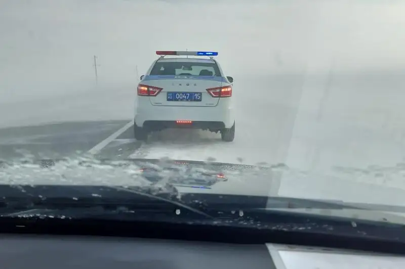 Из-за непогоды чуть не опоздали на самолет вылетающие на лечение  ребенка жители СКО