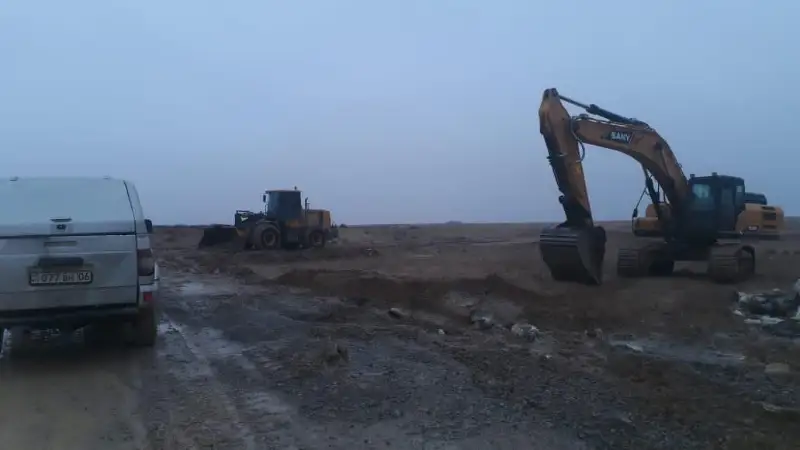 Полуразрушенный мост восстанавливают в Атырауской области