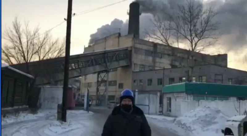 На густой черный дым котельных пожаловались жители Семея