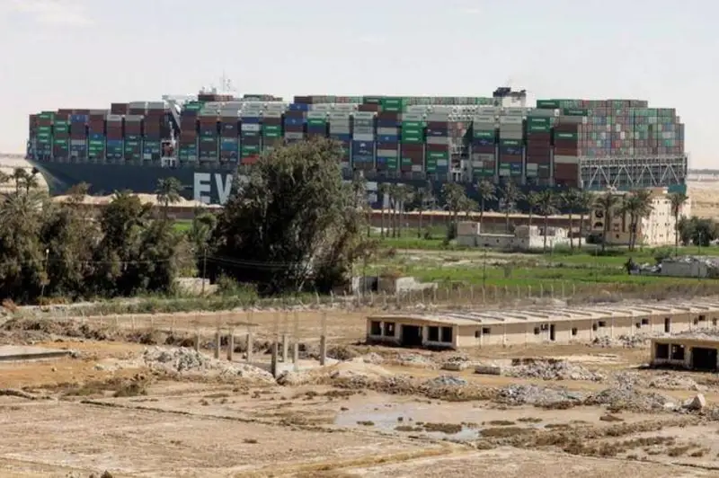 Контейнеровоз «Ever Given» оставили в Суэцком канале по решению суда