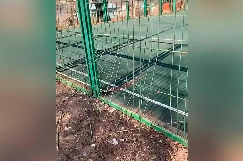 Вандалы разрушили новую спортплощадку в Алматы