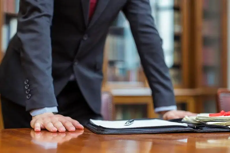 Костанайский адвокат подозревается в подстрекательстве к даче взятки