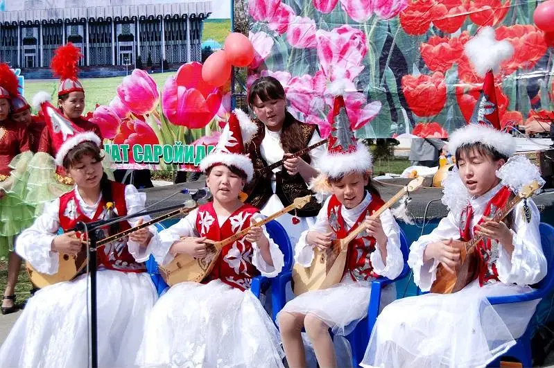 Творческие коллективы казахского культурного центра выступили в Ташкенте