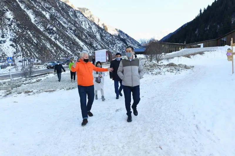 Бакытжан Сагинтаев рассказал о благоустройстве горной инфраструктуры в Алматы