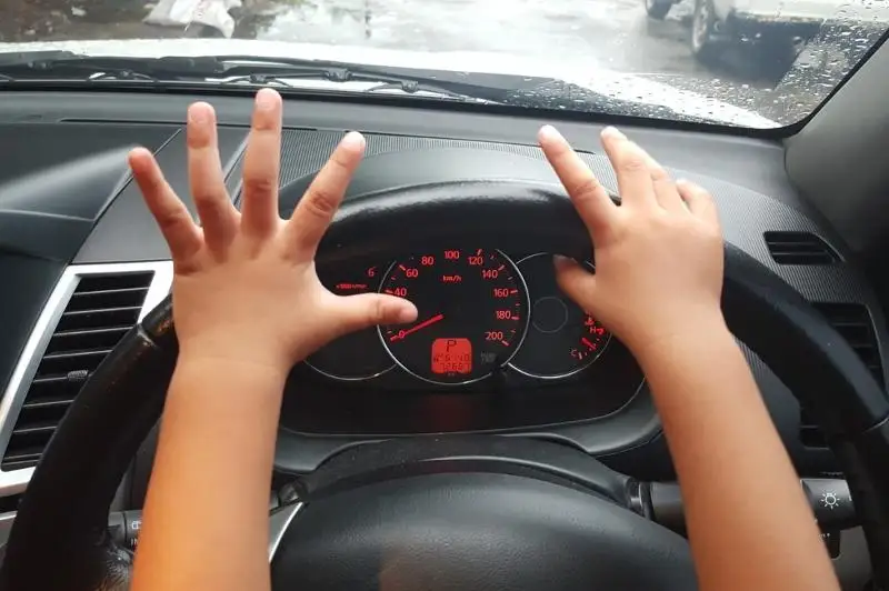 Десятилетний мальчик управлял машиной в Павлодаре