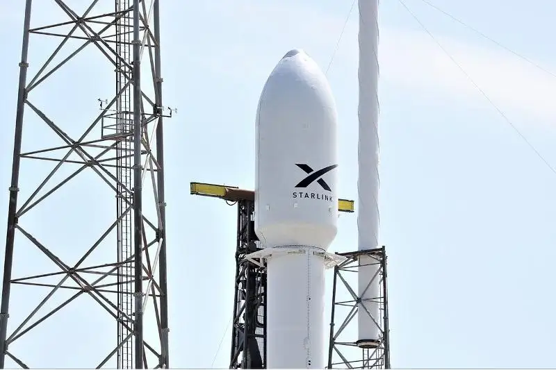 Space X запустила и успешно вывела на орбиты очередную партию  спутников Stalink