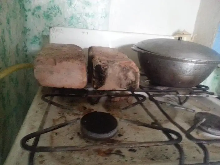 Двое мужчин отравились угарным газом в Жамбылской области, один скончался