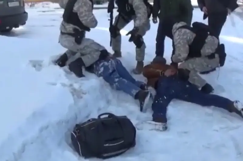 Крупную партию наркотиков изъяли костанайские полицейские