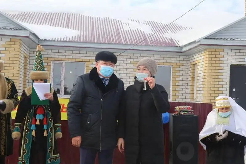 Более 30 многодетных и малообеспеченных семей отмечают новоселье на родине Абая