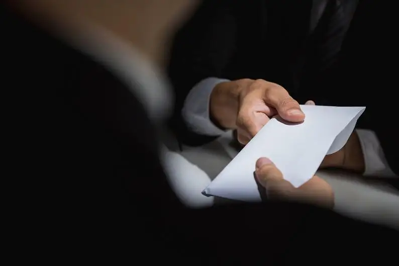 В получении взяток подозревается сотрудник департамента экономических расследований в Костанае