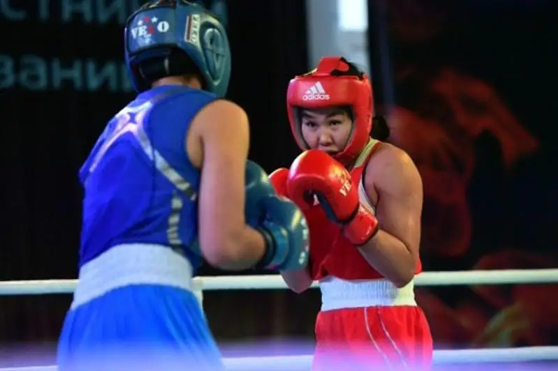 Казахстанские спортсменки выступают на международном турнире по боксу в Венгрии