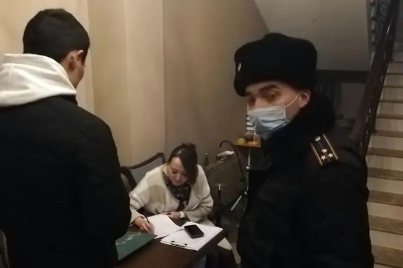 Предлагают кальян и работают до полуночи: наказано еще пять столичных заведений
