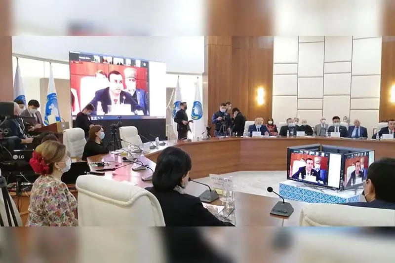 Красочный флешмоб ко Дню благодарности прошел в Нур-Султане