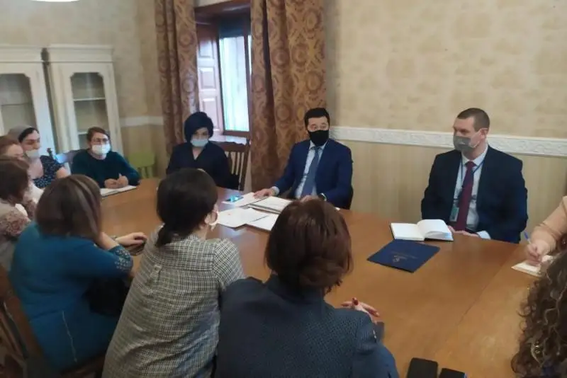 Вице-министр труда и соцзащиты населения РК встретился с родителями детей с инвалидностью