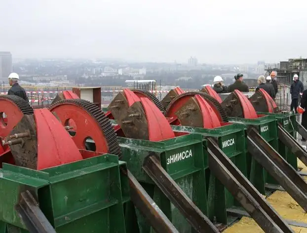 Уникальная машина испытывает строения на сейсмосмостойкость в Казахстане