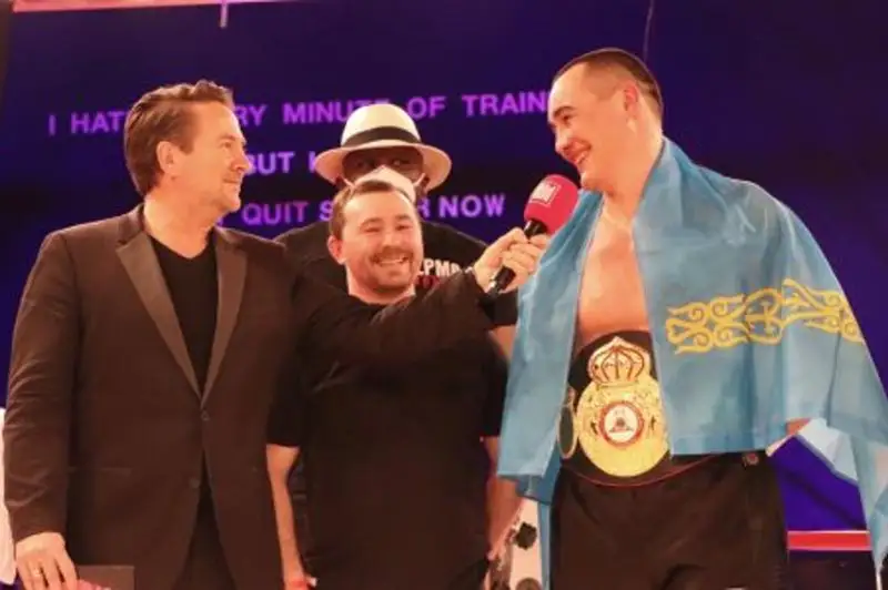 Казахстанский супертяж-нокаутер лишился чемпионского титула