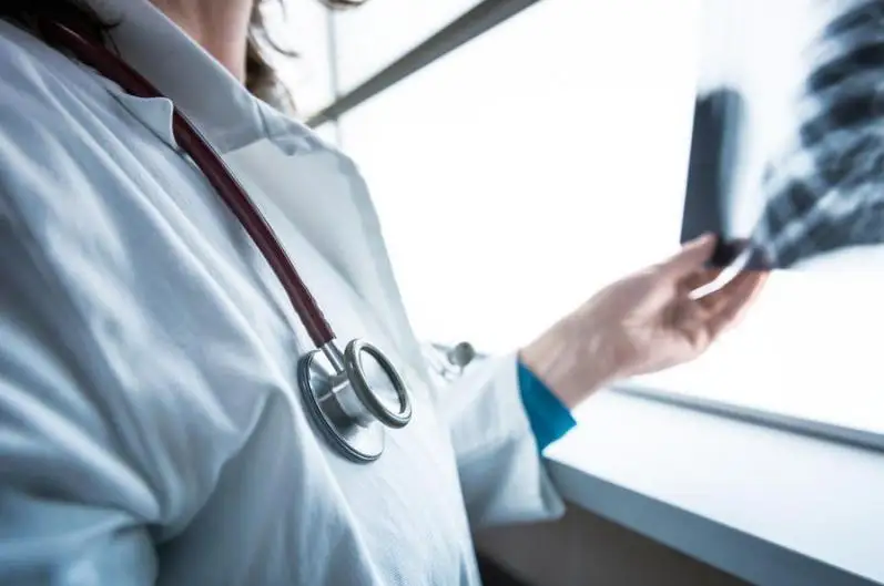 Пневмония с признаками коронавируса: 177 заболевших, шесть летальных исходов за сутки