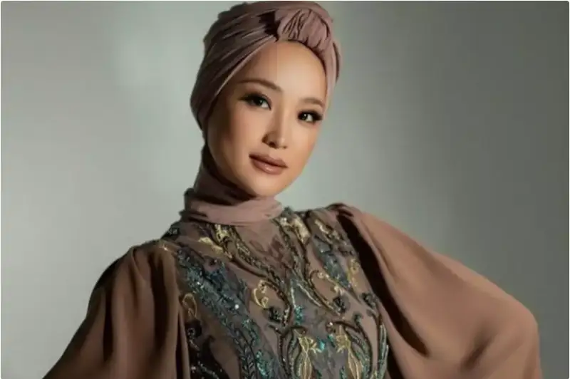 ءانشى ءمولدىر اۋەلبەكوۆا جول اپاتىنا ۇشىرادى