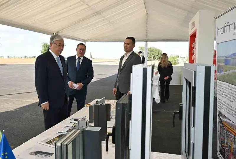 Президенту Казахстана показали широкий спектр стройматериалов отечественного производства