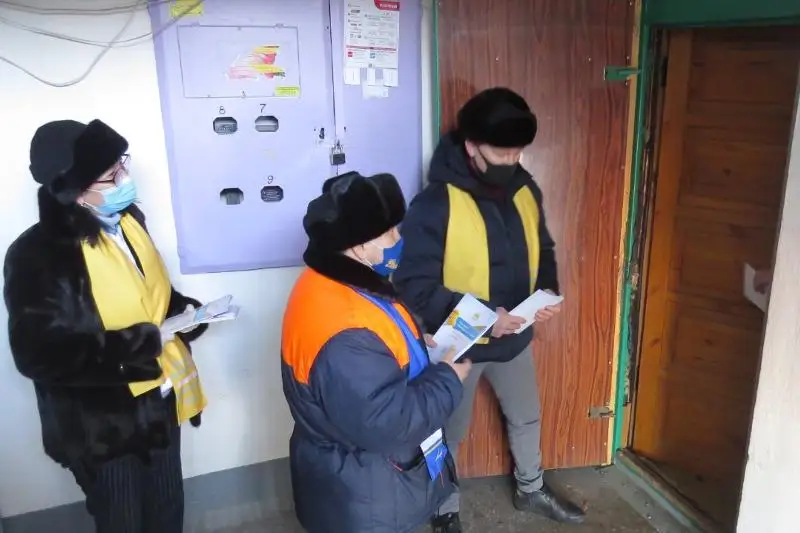 В Темиртау кандидаты от партии «Nur Otan» консультируют избирателей