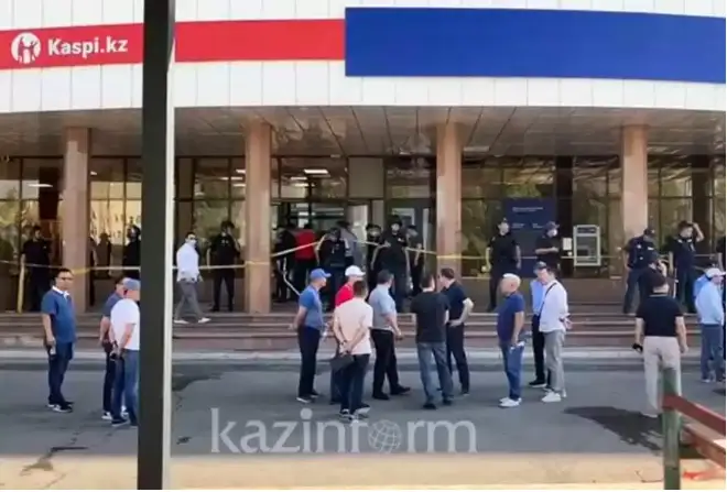 پروكۋرور كاسپي بانككە شابۋىلداۋشىعا 8 جىل جازا سۇرادى