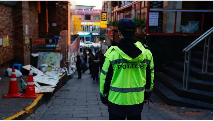 وڭتۇستىك كورەيادا قازاقستاندىق ەرلى- زايىپتى ۇستالدى