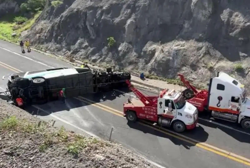 16 человек погибли, 36 получили ранения в ДТП в Мексике