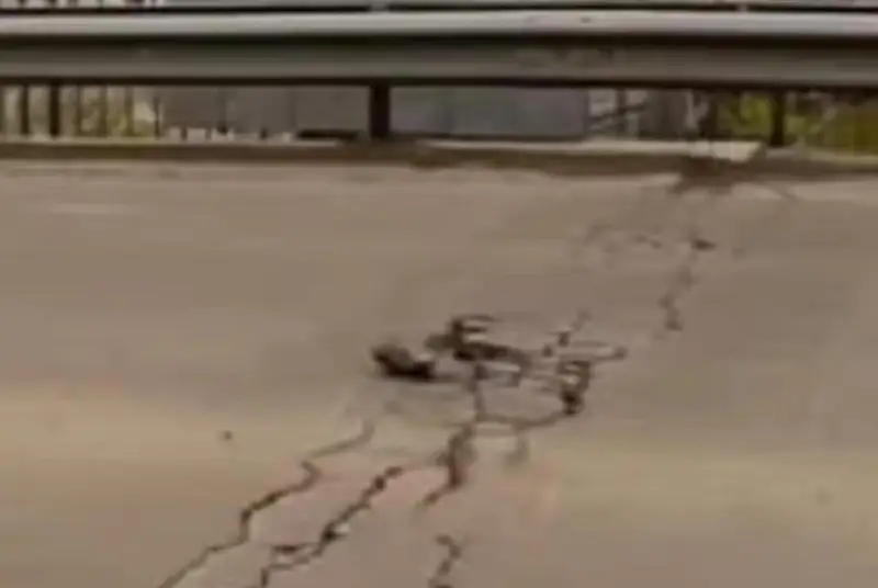 Третий раз трещит «по швам» путепровод в Петропавловске