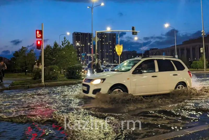 پاريج بەن نيۋ-يورك تە سۋ استىندا قالعان - «استانا باس جوسپارى» ەلوردا كوشەلەرىن باسقان سۋ جايلى