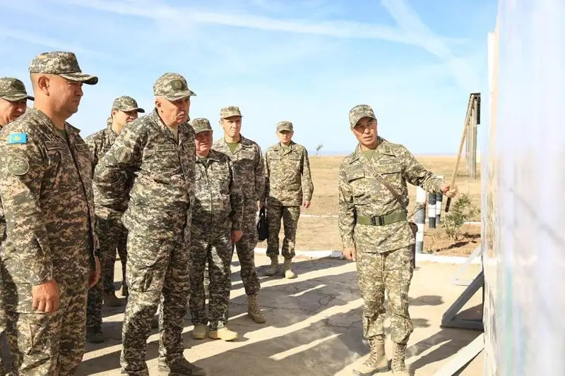 Министр обороны проинспектировал военные объекты в Жамбылской области