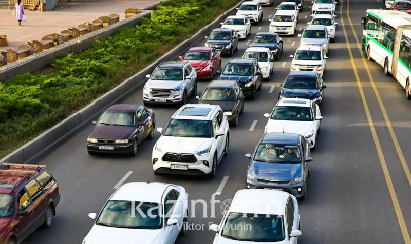 تاجىكستان قازاقستاننان اكەلىنەتىن ەسكى كولىكتەردى كىرگىزۋگە تىيىم سالادى