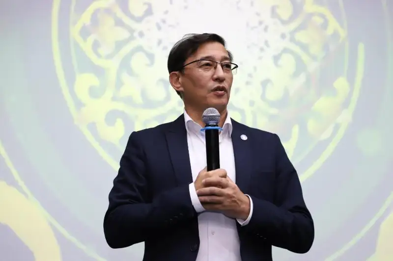 ەرلان ءابىل: مەملەكەتتىك قىزمەتشىلەر قازاق ءتىلىن ءوز دەڭگەيىندە ءبىلۋى كەرەك