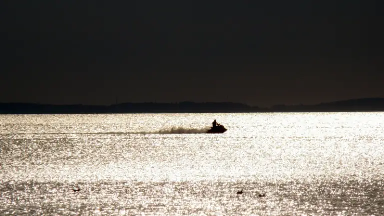 حالىقارالىق داۋ! شەكاراشىلار اداسىپ كەتكەن تۋريستەردى اتىپ تاستاعان