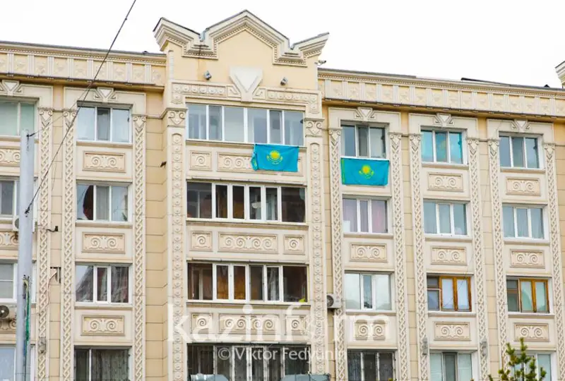 مەملەكەتتىك تۋدى بالكوندارعا ىلۋگە رۇقسات ەتىلمەك