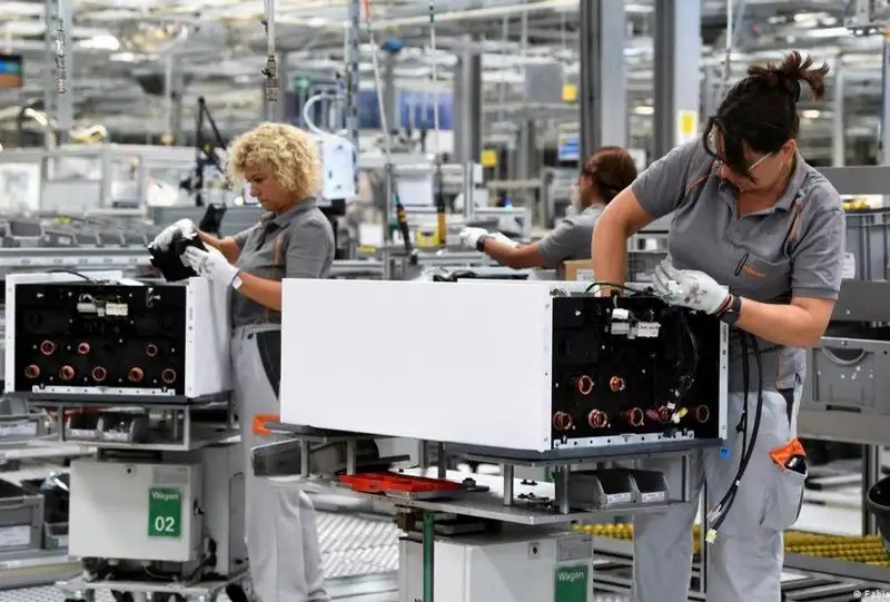 گەرمانيا تورتكۇندىك جۇمىس اپتاسىن سىناقتان وتكىزۋدە