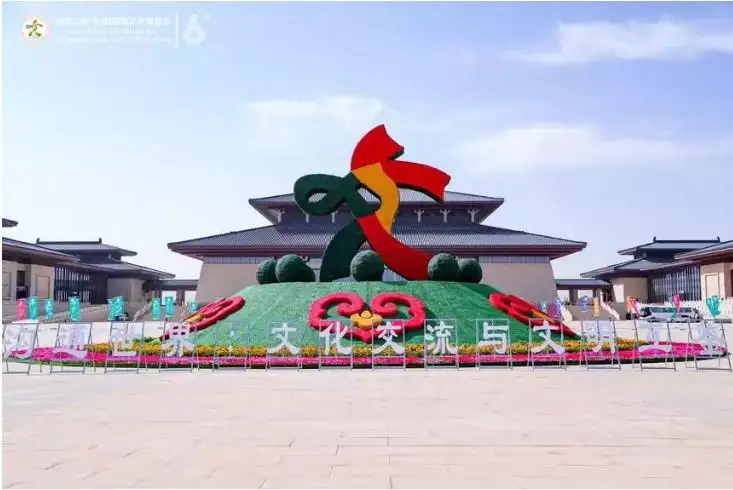 قىتايدا كەزەكتى «جىبەك جولى» حالىقارالىق مادەني كورمەسى اشىلدى