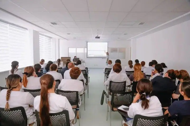 ق ر پرەزيدەنتىنىڭ ءىس باسقارماسى قىزمەتكەرلەرىنىڭ مەملەكەتتىك ءتىلدى مەڭگەرۋىن جەتىلدىرۋگە باعىتتالعان كۋرس باستالدى