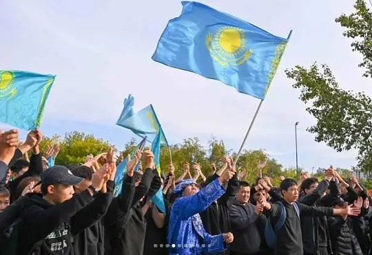 فۋتبولشىلارىمىزدى جانە جاستارىمىزدى ماقتان تۇتامىن - توقايەۆ