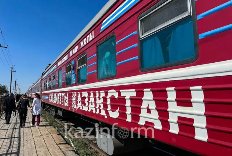 Представители казахстанского общества ознакомились с работой медицинского поезда «Саламатты Қазақстан»