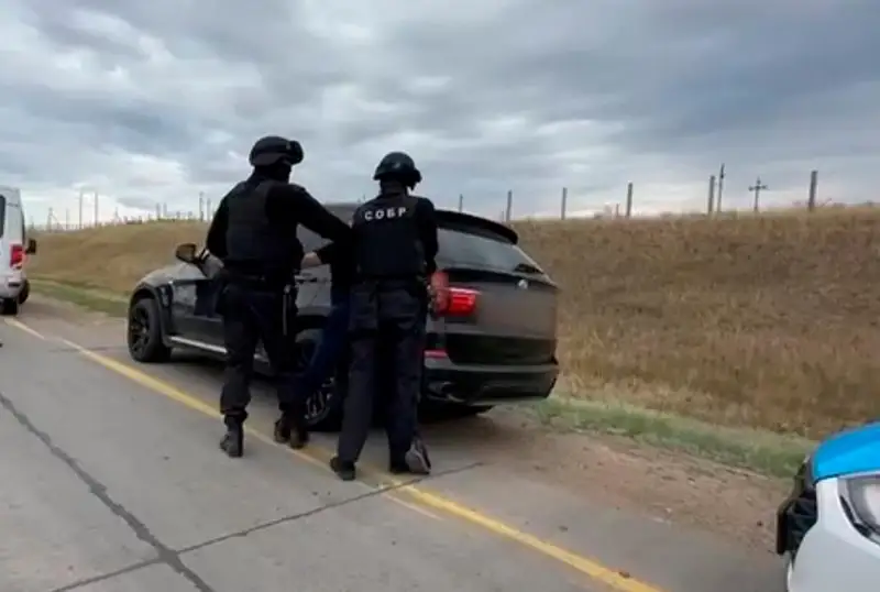 اقمولا وبلىسىندا بالالاردى شاڭعى سپورتىنا باۋلىعان جاتتىقتىرۋشى ەسىرتكىمەن ۇستالدى